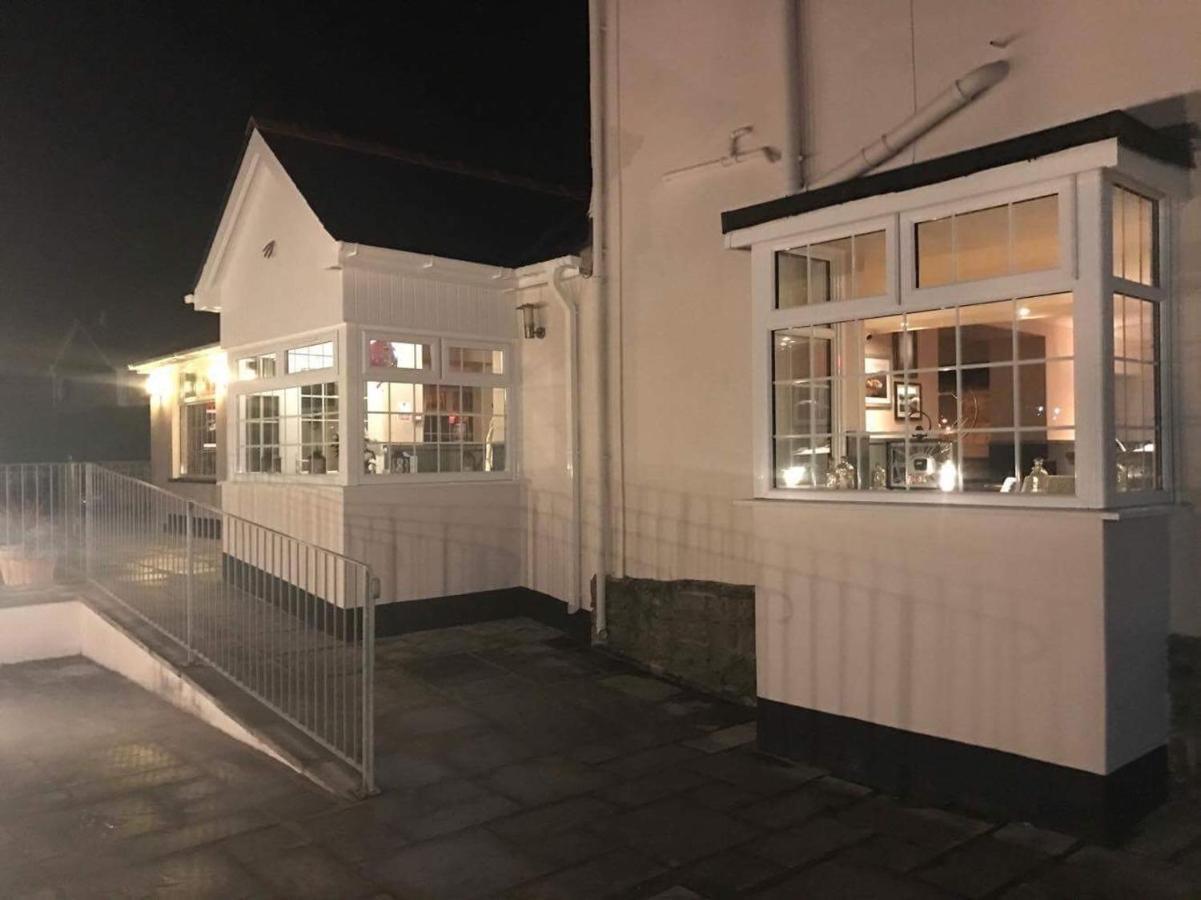 The Ynyscedwyn Arms Hotel Swansea Extérieur photo